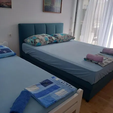 Apartment Mladen *